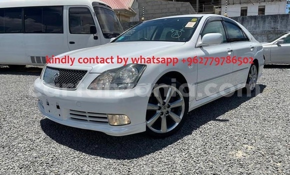 Buy Used Toyota Crown Black Car in Dar es Salaam in Dar es Salaam