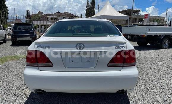 Nunua Ilio tumika Toyota Crown Nyeusi Gari ndani ya Dar es Salaam nchini Dar es Salaam Nunua Ilio tumika Toyota Crown Nyeusi Gari ndani ya Dar es Salaam nchini Dar es Salaam