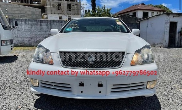 Nunua Ilio tumika Toyota Crown Nyeusi Gari ndani ya Dar es Salaam nchini Dar es Salaam Nunua Ilio tumika Toyota Crown Nyeusi Gari ndani ya Dar es Salaam nchini Dar es Salaam
