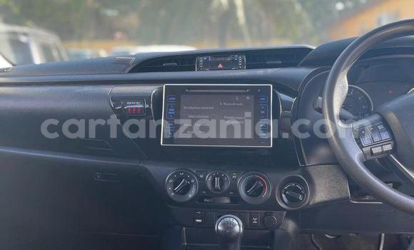 Buy Used Toyota Land Cruiser White Car in Arusha in Arusha Buy Used Toyota Land Cruiser White Car in Arusha in Arusha