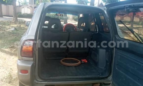 Nunua Ilio tumika Toyota RAV4 Fedha Gari ndani ya Dar es Salaam nchini Dar es Salaam Nunua Ilio tumika Toyota RAV4 Fedha Gari ndani ya Dar es Salaam nchini Dar es Salaam