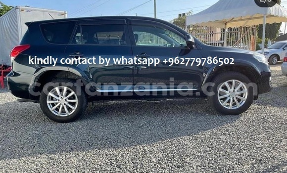 Nunua Ilio tumika Toyota Vanguard Nyeusi Gari ndani ya Dar es Salaam nchini Dar es Salaam