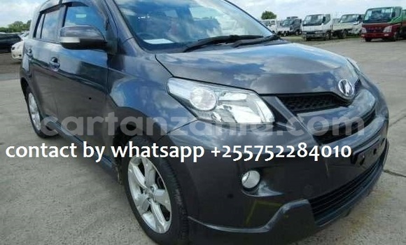 Buy Used Toyota IST Black Car in Dar es Salaam in Dar es Salaam