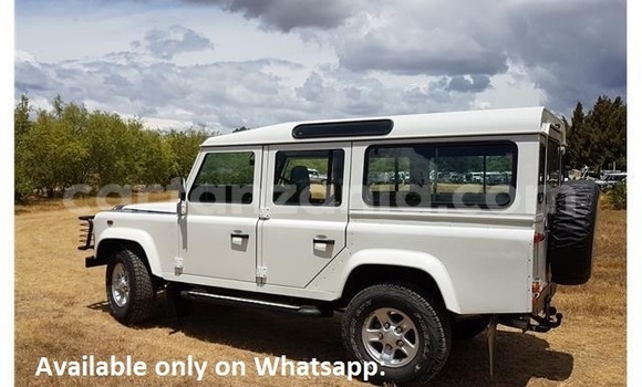 Nunua Ilio tumika Land Rover Defender Nyeupe Gari ndani ya Dar es Salaam nchini Dar es Salaam Nunua Ilio tumika Land Rover Defender Nyeupe Gari ndani ya Dar es Salaam nchini Dar es Salaam