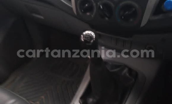 Nunua Ilio tumika Toyota Hilux Nyeusi Gari ndani ya Dar es Salaam nchini Dar es Salaam Nunua Ilio tumika Toyota Hilux Nyeusi Gari ndani ya Dar es Salaam nchini Dar es Salaam