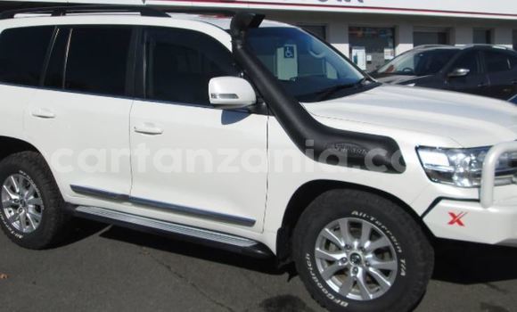 Buy Import Toyota Land Cruiser White Car in Dar es Salaam in Dar es Salaam