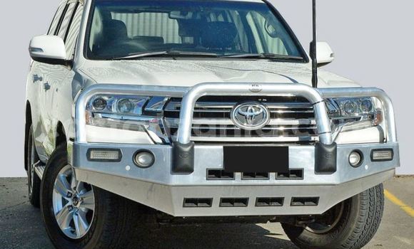 Buy Import Toyota Land Cruiser White Car in Dar es Salaam in Dar es Salaam