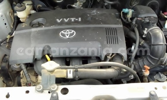 Buy Used Toyota Sienta Silver Car in Dar es Salaam in Dar es Salaam Buy Used Toyota Sienta Silver Car in Dar es Salaam in Dar es Salaam