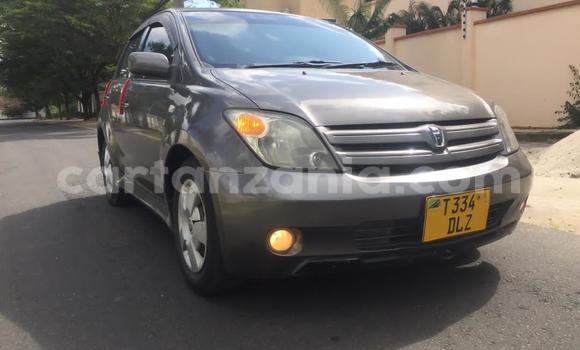 Buy Used Toyota IST Silver Car in Dar es Salaam in Dar es Salaam Buy Used Toyota IST Silver Car in Dar es Salaam in Dar es Salaam