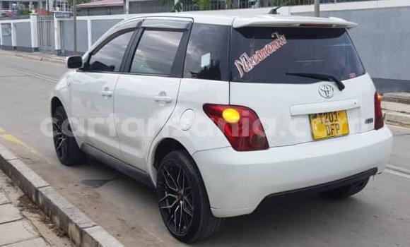 Nunua Ilio tumika Toyota IST Nyeupe Gari ndani ya Dar es Salaam nchini Dar es Salaam Nunua Ilio tumika Toyota IST Nyeupe Gari ndani ya Dar es Salaam nchini Dar es Salaam