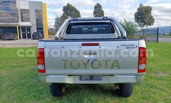 Buy Used Toyota Hilux White Car in Arusha in Arusha Buy Used Toyota Hilux White Car in Arusha in Arusha