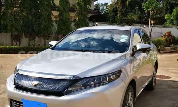 Buy Used Toyota Harrier Silver Car in Dar es Salaam in Dar es Salaam