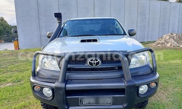 Buy Used Toyota Hilux Black Car in Dar es Salaam in Dar es Salaam Buy Used Toyota Hilux Black Car in Dar es Salaam in Dar es Salaam
