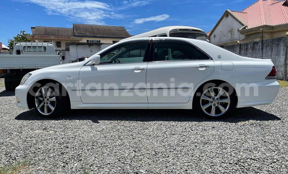 Buy Used Toyota Crown White Car in Dar es Salaam in Dar es Salaam Buy Used Toyota Crown White Car in Dar es Salaam in Dar es Salaam