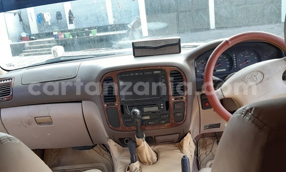 Buy Used Toyota Land Cruiser White Car in Mbeya in Mbeya Buy Used Toyota Land Cruiser White Car in Mbeya in Mbeya