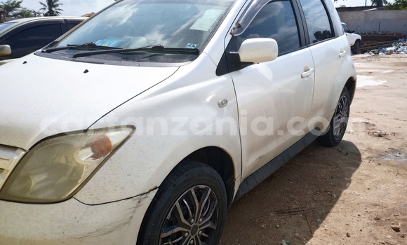 Nunua Ilio tumika Toyota IST Nyeupe Gari ndani ya Dar es Salaam nchini Dar es Salaam Nunua Ilio tumika Toyota IST Nyeupe Gari ndani ya Dar es Salaam nchini Dar es Salaam