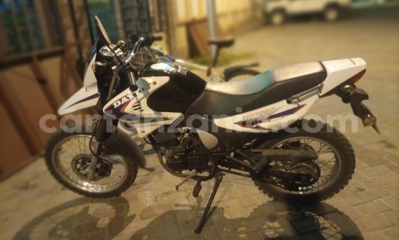 Buy Used Honda XR White Bike in Arusha in Arusha Buy Used Honda XR White Bike in Arusha in Arusha