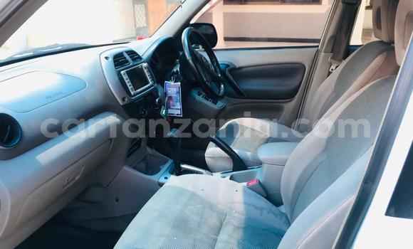 Buy Used Toyota RAV4 White Car in Dar es Salaam in Dar es Salaam Buy Used Toyota RAV4 White Car in Dar es Salaam in Dar es Salaam