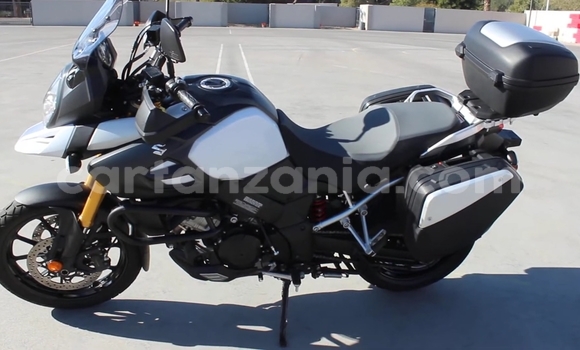 Nunua Ilio tumika Suzuki V-Strom Nyeupe Bike ndani ya Arusha nchini Arusha Nunua Ilio tumika Suzuki V-Strom Nyeupe Bike ndani ya Arusha nchini Arusha