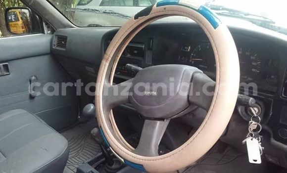 Nunua Ilio tumika Toyota Mark II Nyeupe Gari ndani ya Dar es Salaam nchini Dar es Salaam Nunua Ilio tumika Toyota Mark II Nyeupe Gari ndani ya Dar es Salaam nchini Dar es Salaam