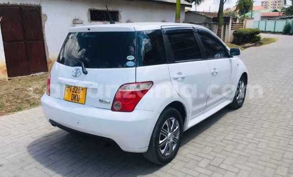 Nunua Ilio tumika Toyota IST Nyeupe Gari ndani ya Dar es Salaam nchini Dar es Salaam Nunua Ilio tumika Toyota IST Nyeupe Gari ndani ya Dar es Salaam nchini Dar es Salaam