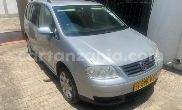 Buy Used Volkswagen Touran Silver Car in Dar es Salaam in Dar es Salaam Buy Used Volkswagen Touran Silver Car in Dar es Salaam in Dar es Salaam