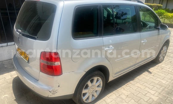 Buy Used Volkswagen Touran Silver Car in Dar es Salaam in Dar es Salaam Buy Used Volkswagen Touran Silver Car in Dar es Salaam in Dar es Salaam