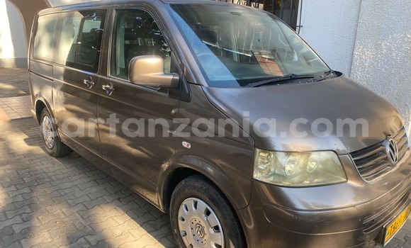 Buy Used Volkswagen Caravelle Brown Car in Dar es Salaam in Dar es Salaam Buy Used Volkswagen Caravelle Brown Car in Dar es Salaam in Dar es Salaam