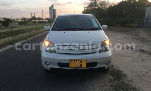 Buy Used Toyota IST White Car in Dar es Salaam in Dar es Salaam Buy Used Toyota IST White Car in Dar es Salaam in Dar es Salaam