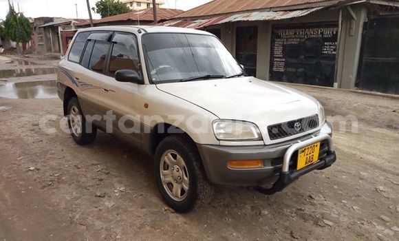 Buy Used Toyota RAV4 White Car in Dar es Salaam in Dar es Salaam Buy Used Toyota RAV4 White Car in Dar es Salaam in Dar es Salaam