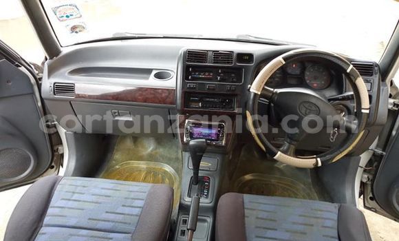 Buy Used Toyota RAV4 White Car in Dar es Salaam in Dar es Salaam Buy Used Toyota RAV4 White Car in Dar es Salaam in Dar es Salaam