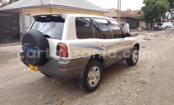 Buy Used Toyota RAV4 White Car in Dar es Salaam in Dar es Salaam Buy Used Toyota RAV4 White Car in Dar es Salaam in Dar es Salaam