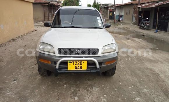 Buy Used Toyota RAV4 White Car in Dar es Salaam in Dar es Salaam Buy Used Toyota RAV4 White Car in Dar es Salaam in Dar es Salaam