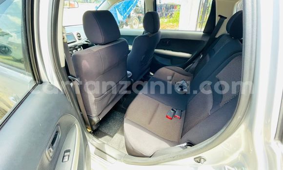 Nunua Ilio tumika Toyota IST Fedha Gari ndani ya Dar es Salaam nchini Dar es Salaam Nunua Ilio tumika Toyota IST Fedha Gari ndani ya Dar es Salaam nchini Dar es Salaam