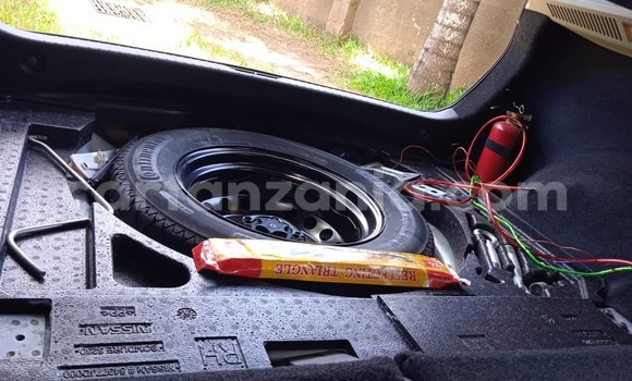 Nunua Ilio tumika Nissan Dualis Fedha Gari ndani ya Dar es Salaam nchini Dar es Salaam Nunua Ilio tumika Nissan Dualis Fedha Gari ndani ya Dar es Salaam nchini Dar es Salaam