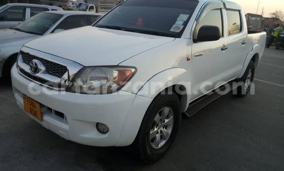 Buy Used Toyota Hilux White Car in Dar es Salaam in Dar es Salaam Buy Used Toyota Hilux White Car in Dar es Salaam in Dar es Salaam
