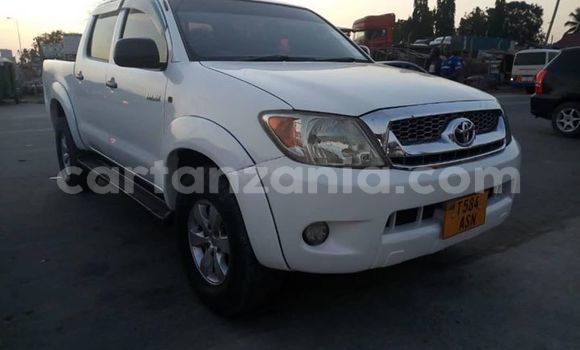 Buy Used Toyota Hilux White Car in Dar es Salaam in Dar es Salaam Buy Used Toyota Hilux White Car in Dar es Salaam in Dar es Salaam