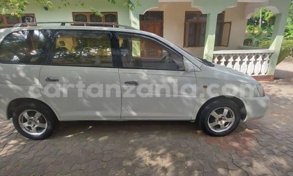 Buy Used Toyota Gaia White Car in Dar es Salaam in Dar es Salaam