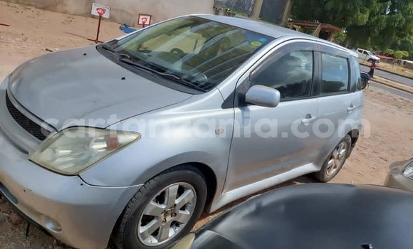 Buy Used Toyota IST Silver Car in Dar es Salaam in Dar es Salaam Buy Used Toyota IST Silver Car in Dar es Salaam in Dar es Salaam