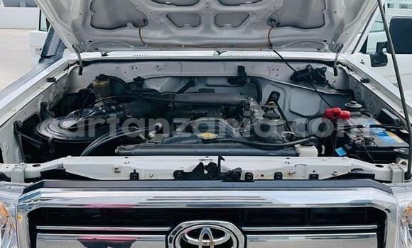 Nunua Ilio tumika Toyota Land Cruiser Nyeupe Gari ndani ya Dar es Salaam nchini Dar es Salaam Nunua Ilio tumika Toyota Land Cruiser Nyeupe Gari ndani ya Dar es Salaam nchini Dar es Salaam