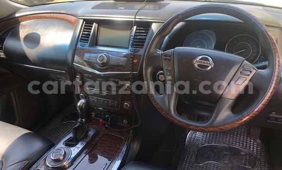 Nunua Ilio tumika Nissan Patrol Nyeupe Gari ndani ya Dar es Salaam nchini Dar es Salaam Nunua Ilio tumika Nissan Patrol Nyeupe Gari ndani ya Dar es Salaam nchini Dar es Salaam