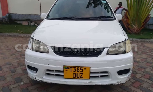 Buy Used Toyota Spacio White Car in Dar es Salaam in Dar es Salaam Buy Used Toyota Spacio White Car in Dar es Salaam in Dar es Salaam