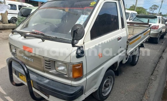 Buy Used Toyota Town Ace White Car in Dar es Salaam in Dar es Salaam Buy Used Toyota Town Ace White Car in Dar es Salaam in Dar es Salaam
