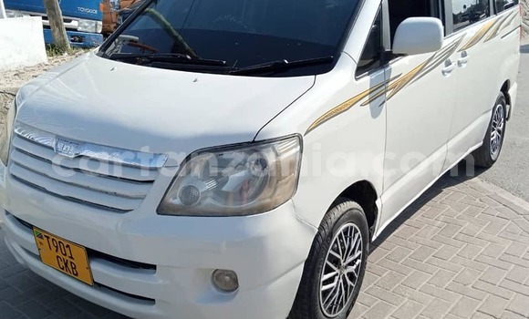 Buy Used Toyota Noah White Car in Dar es Salaam in Dar es Salaam