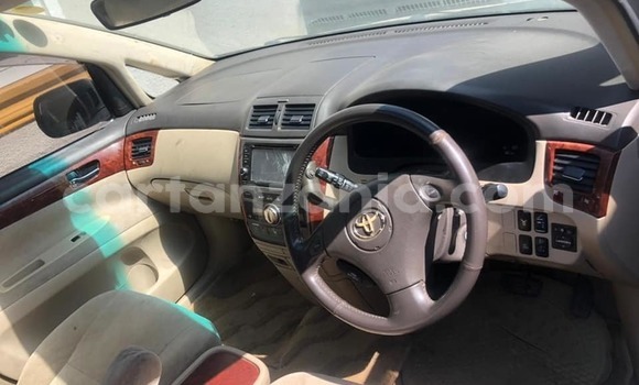 Buy Used Toyota Ipsum Silver Car in Dar es Salaam in Dar es Salaam Buy Used Toyota Ipsum Silver Car in Dar es Salaam in Dar es Salaam