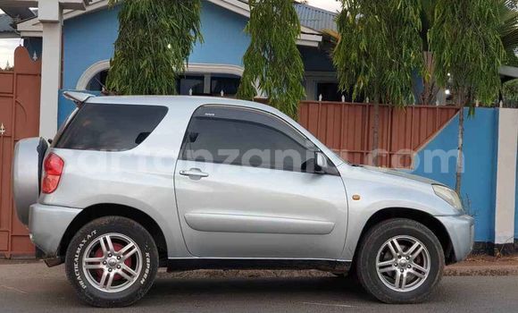 Nunua Ilio tumika Toyota RAV4 Fedha Gari ndani ya Moshi nchini Kilimanjaro Nunua Ilio tumika Toyota RAV4 Fedha Gari ndani ya Moshi nchini Kilimanjaro