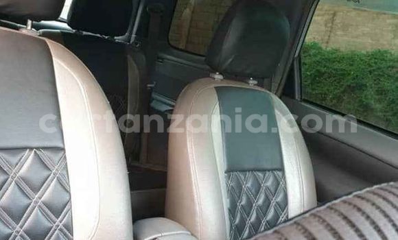 Nunua Ilio tumika Toyota RAV4 Fedha Gari ndani ya Moshi nchini Kilimanjaro Nunua Ilio tumika Toyota RAV4 Fedha Gari ndani ya Moshi nchini Kilimanjaro