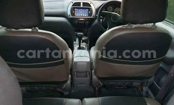 Nunua Ilio tumika Toyota RAV4 Fedha Gari ndani ya Moshi nchini Kilimanjaro Nunua Ilio tumika Toyota RAV4 Fedha Gari ndani ya Moshi nchini Kilimanjaro