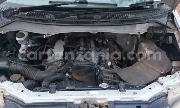 Nunua Ilio tumika Toyota Noah Nyeupe Gari ndani ya Moshi nchini Kilimanjaro Nunua Ilio tumika Toyota Noah Nyeupe Gari ndani ya Moshi nchini Kilimanjaro