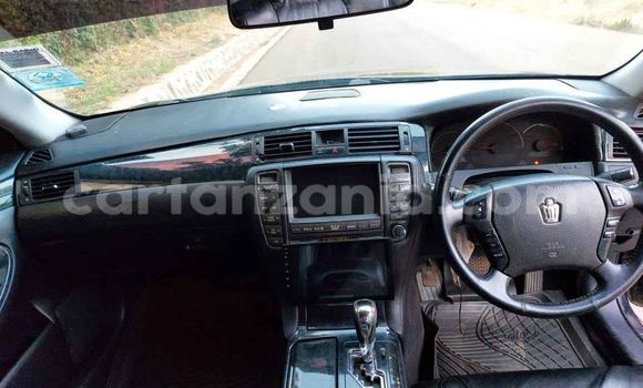 Nunua Ilio tumika Toyota Crown Nyeusi Gari ndani ya Moshi nchini Kilimanjaro Nunua Ilio tumika Toyota Crown Nyeusi Gari ndani ya Moshi nchini Kilimanjaro